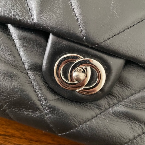 Black Chevron Quilted 15" Large Leather Convertible Crossbody Shoulder Bag C6 - Picture 3 of 13